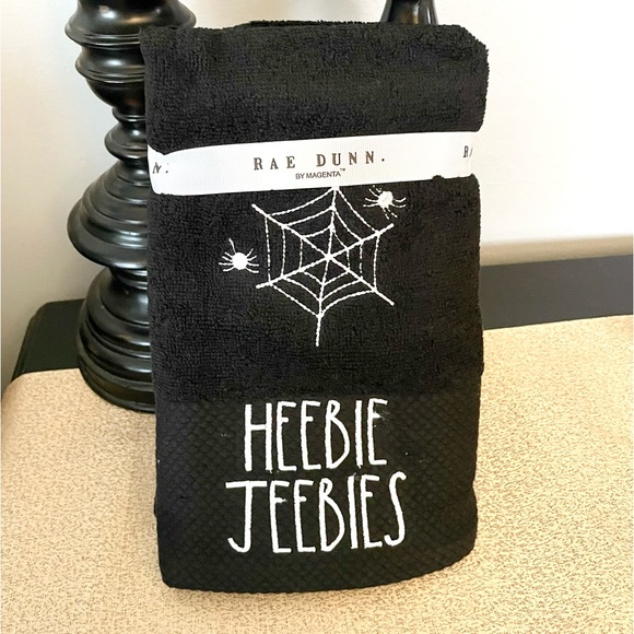 NWT Rae Dunn Set of 2 HEEBIE JEEBIES🕸 Hand Towels - Picture 5 of 5